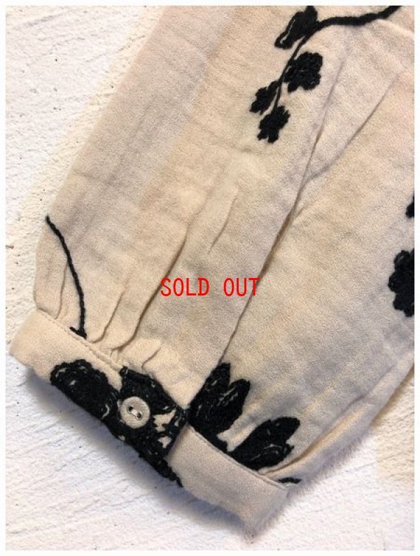 画像9: UNROBE(アンローブ) 花柄チェーン刺繍チュニック