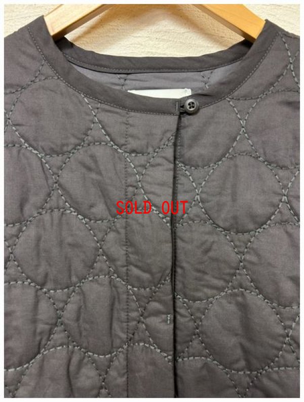 画像7: tukuroi（ツクロイ）　コットンローン中綿刺繍キルティングノーカラーコート