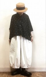 nachukara（ナチュカラ）　ドット刺繍前後差シャツ