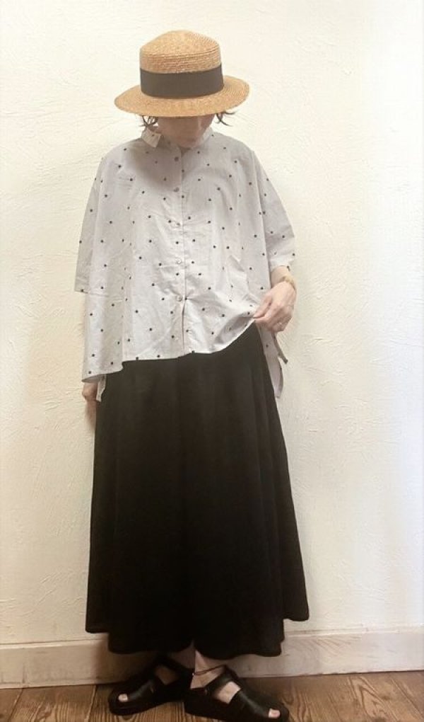 画像2: nachukara（ナチュカラ）　ドット刺繍前後差シャツ