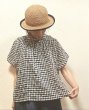 画像1: nachukara（ナチュカラ）　シャーリングギンガム重ね衿ブラウス (1)