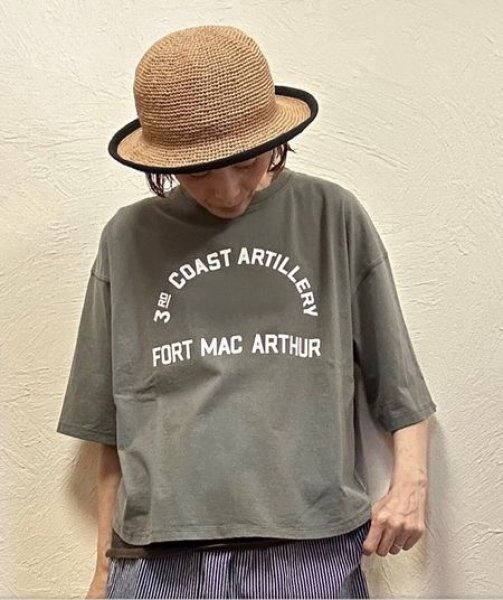 画像1: BLUE LAKE MARKET（ブルーレイクマーケット）　ヘムラウンドハㇿ加工プリントTee (1)